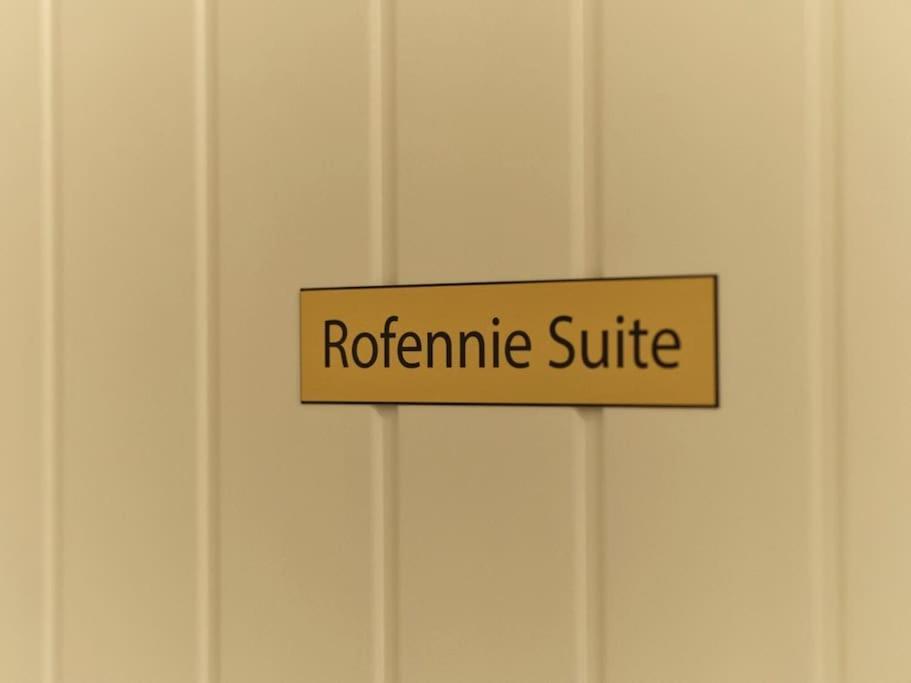 Rofennie Suite -Luxury Ensuite Room! Maidstone Exterior foto