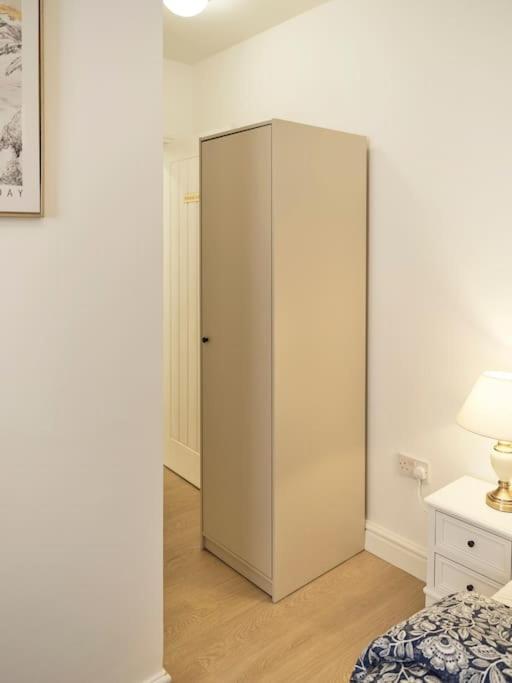 Rofennie Suite -Luxury Ensuite Room! Maidstone Exterior foto