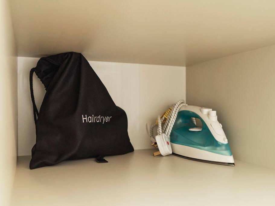 Rofennie Suite -Luxury Ensuite Room! Maidstone Exterior foto